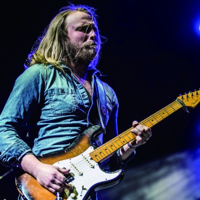 Photos by Mike Latschislaw: Joey Landreth playing with Doc Walker at the MTS Centre, 18 March, 2013