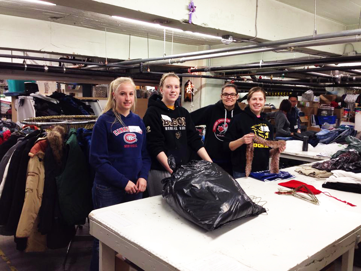 UMAC volunteering with Siloam Mission. Photo by Jessica Rosenbaum.